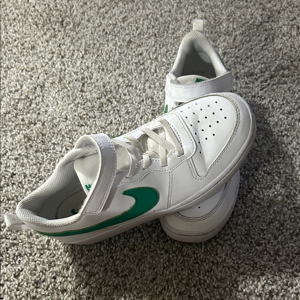 Nike Kids White and Green Sneakers
